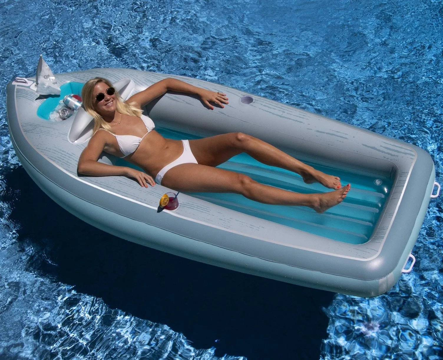 Classic Cruiser Boat Float