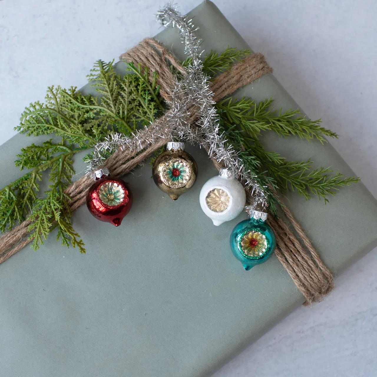 Retro Tinsel & Indent Ornament Cluster